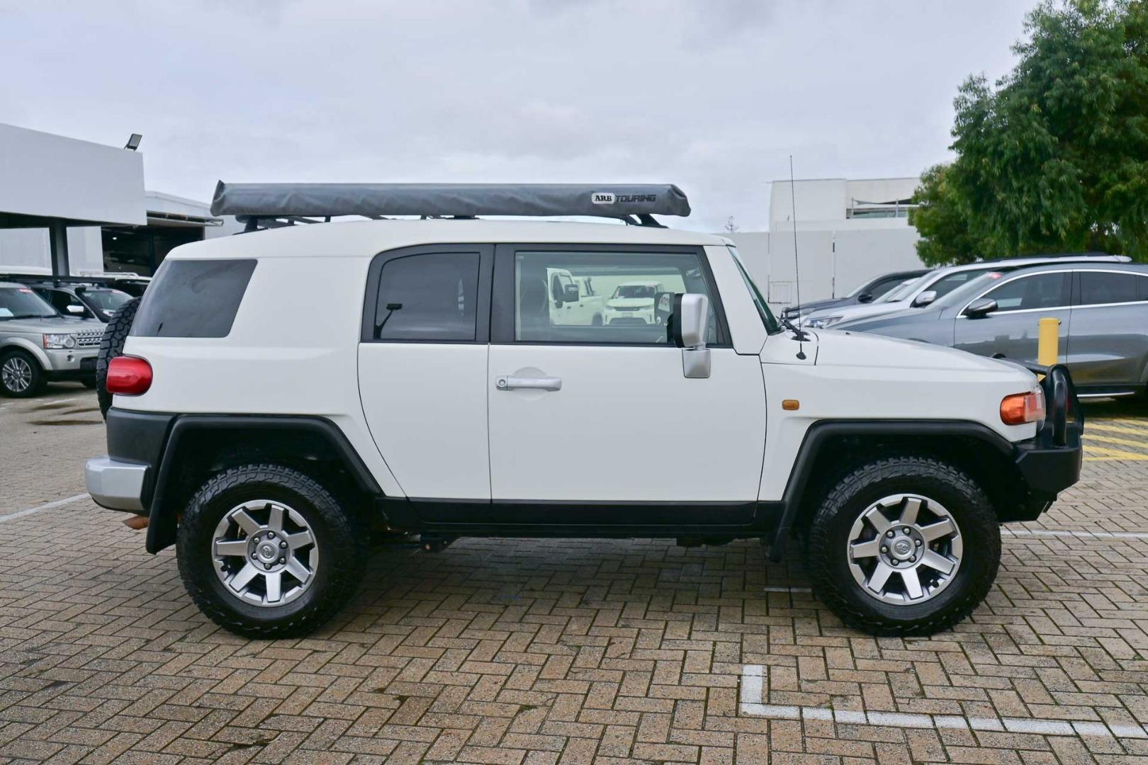 2014 Toyota FJ Cruiser FJ Cruiser in White