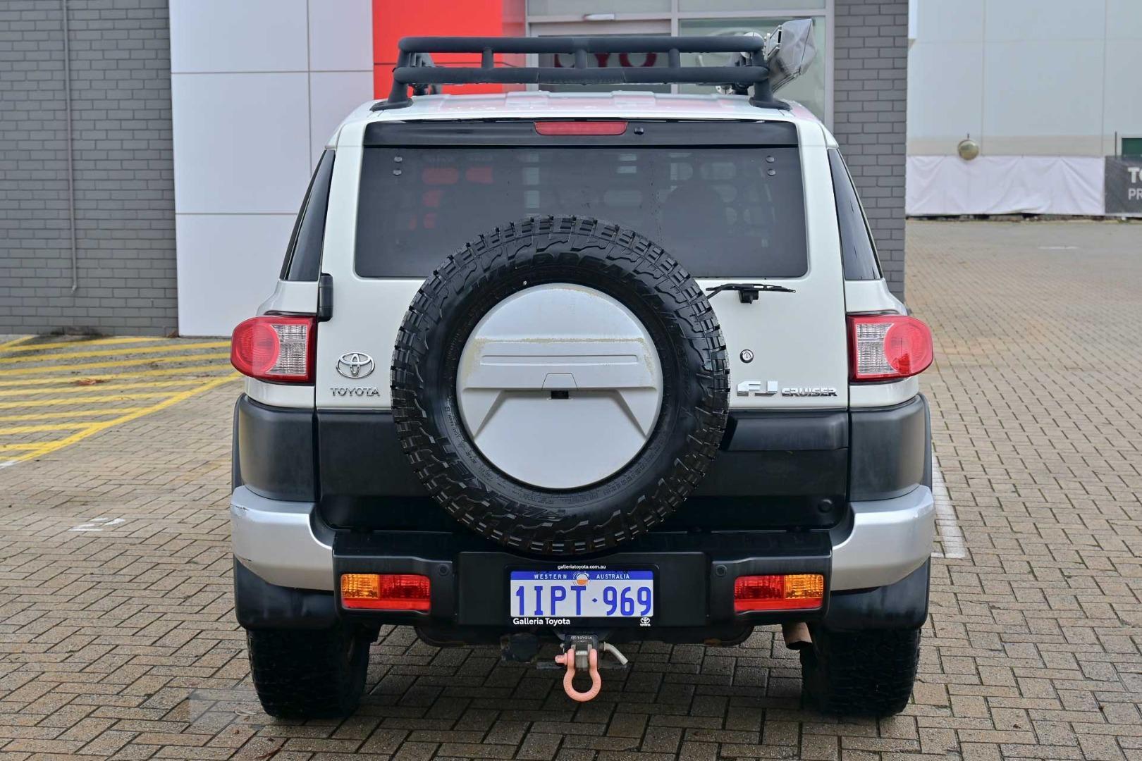 2014 Toyota FJ Cruiser FJ Cruiser in White