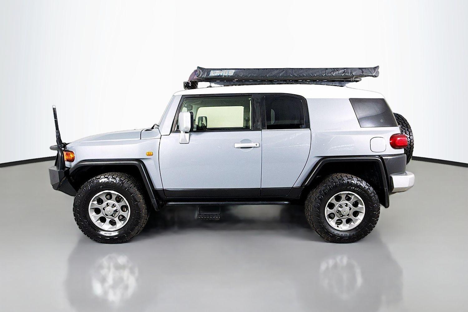 2013 Toyota FJ Cruiser FJ Cruiser in Two Tone Silver