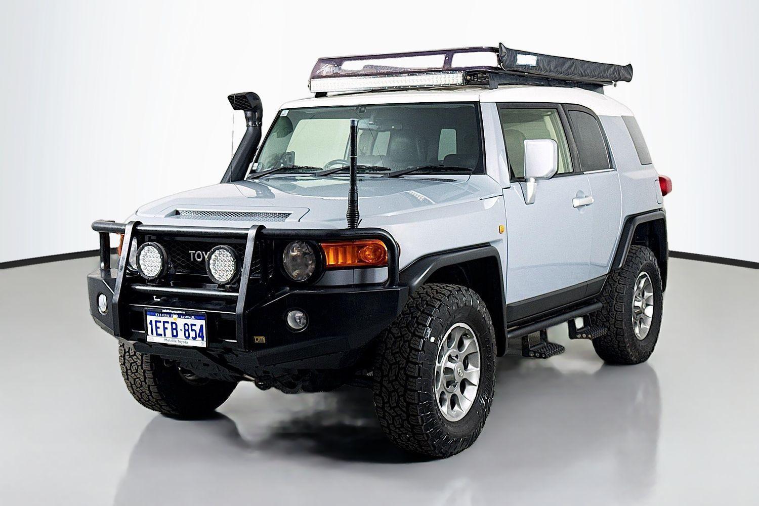 2013 Toyota FJ Cruiser FJ Cruiser in Two Tone Silver