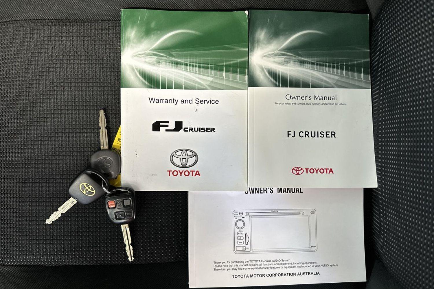 2016 Toyota FJ Cruiser FJ Cruiser in Two Tone Black