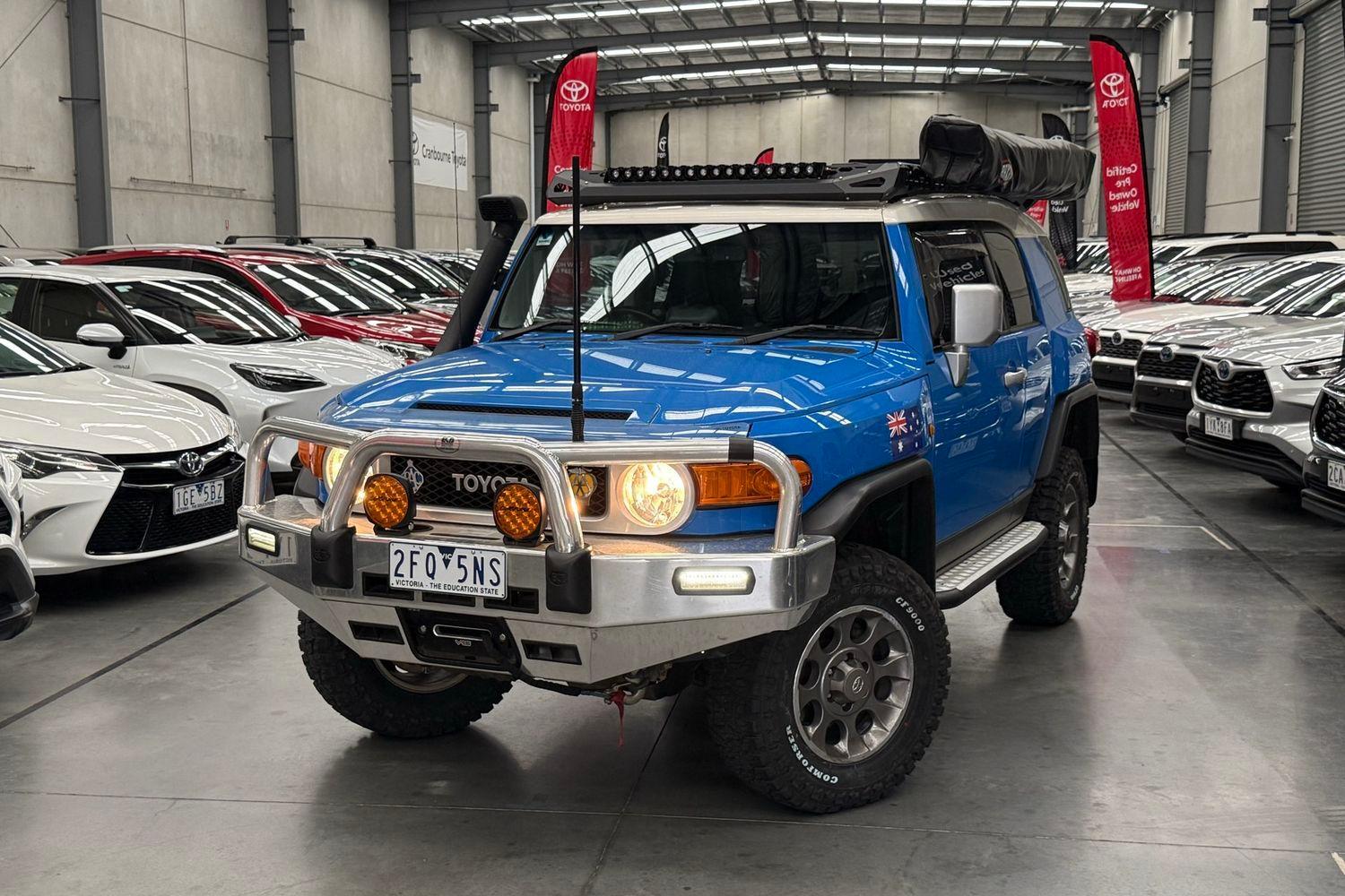 2012 Toyota FJ Cruiser FJ Cruiser in Two Tone Blue