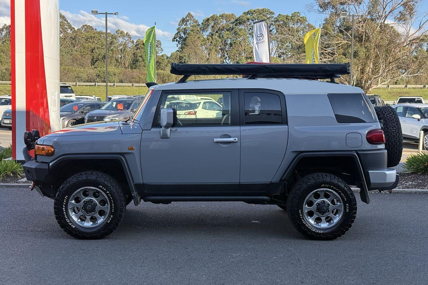 2012 Toyota FJ Cruiser FJ Cruiser in Two Tone Silver