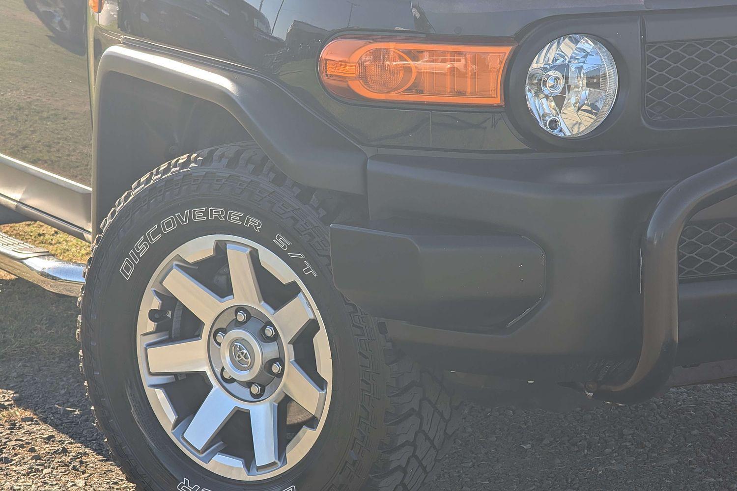 2013 Toyota FJ Cruiser FJ Cruiser in Two Tone Black