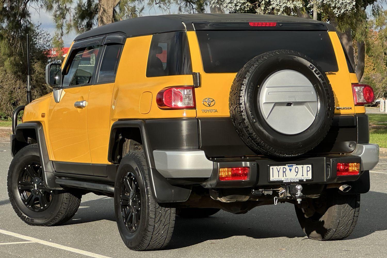 2014 Toyota FJ Cruiser FJ Cruiser in Two Tone Yellow