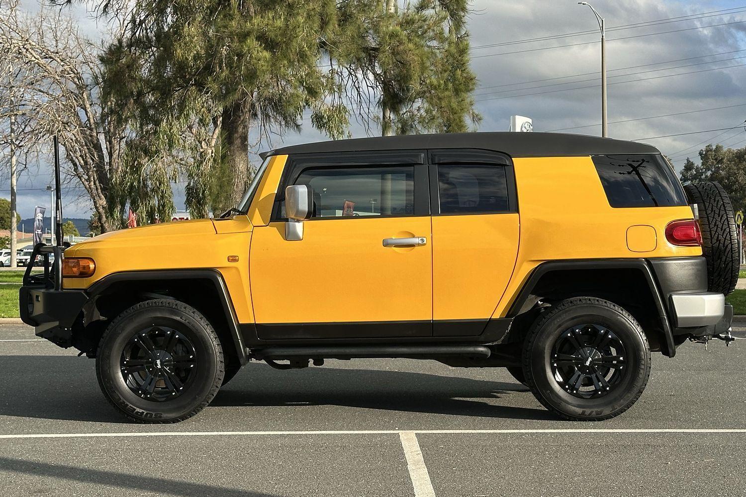 2014 Toyota FJ Cruiser FJ Cruiser in Two Tone Yellow