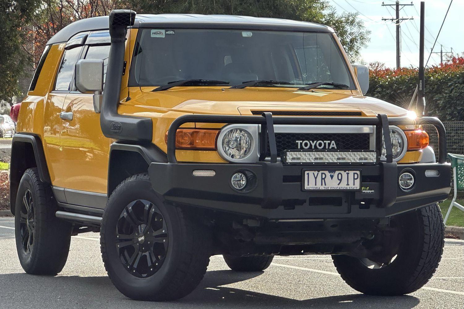 2014 Toyota FJ Cruiser FJ Cruiser in Two Tone Yellow