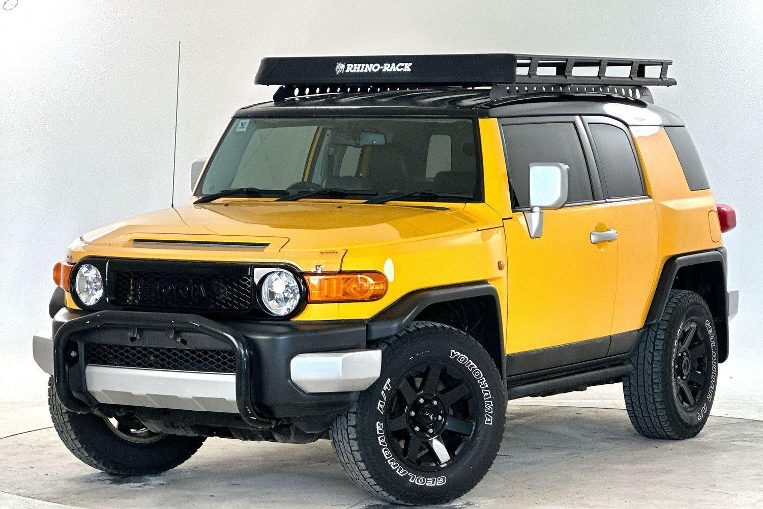2014 Toyota FJ Cruiser FJ Cruiser in Two Tone Yellow