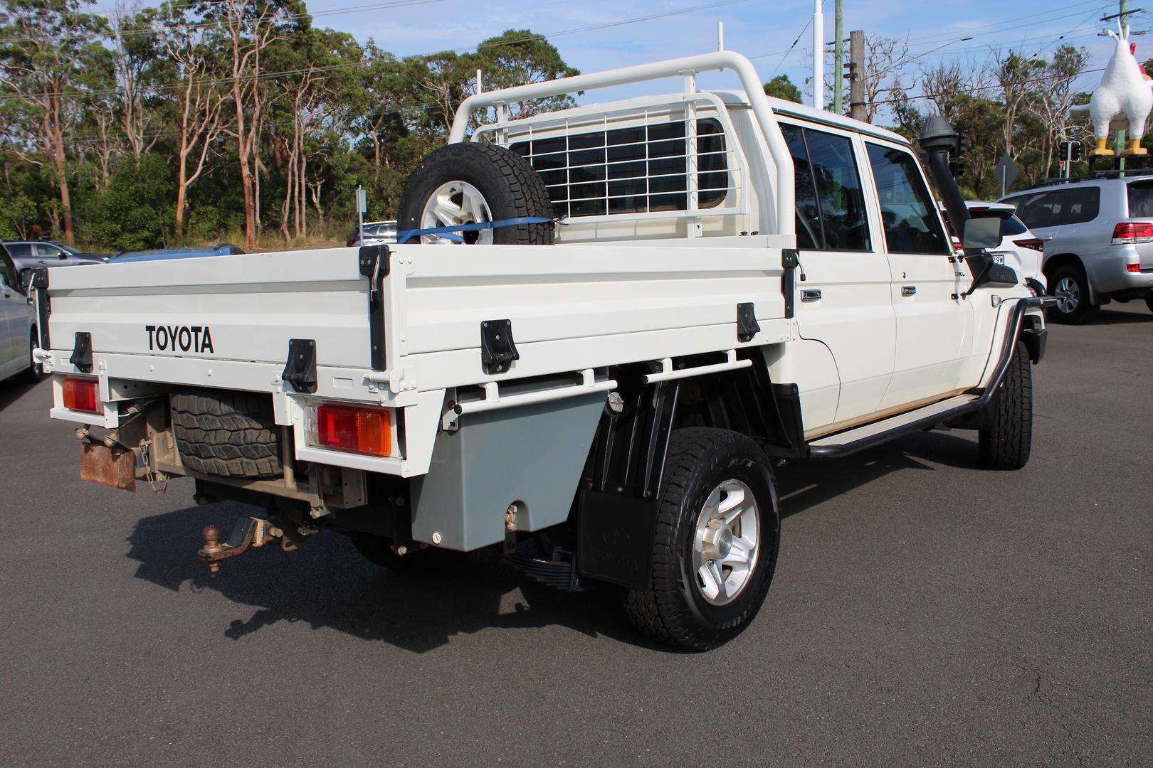 2021 Toyota Landcruiser GXL in White