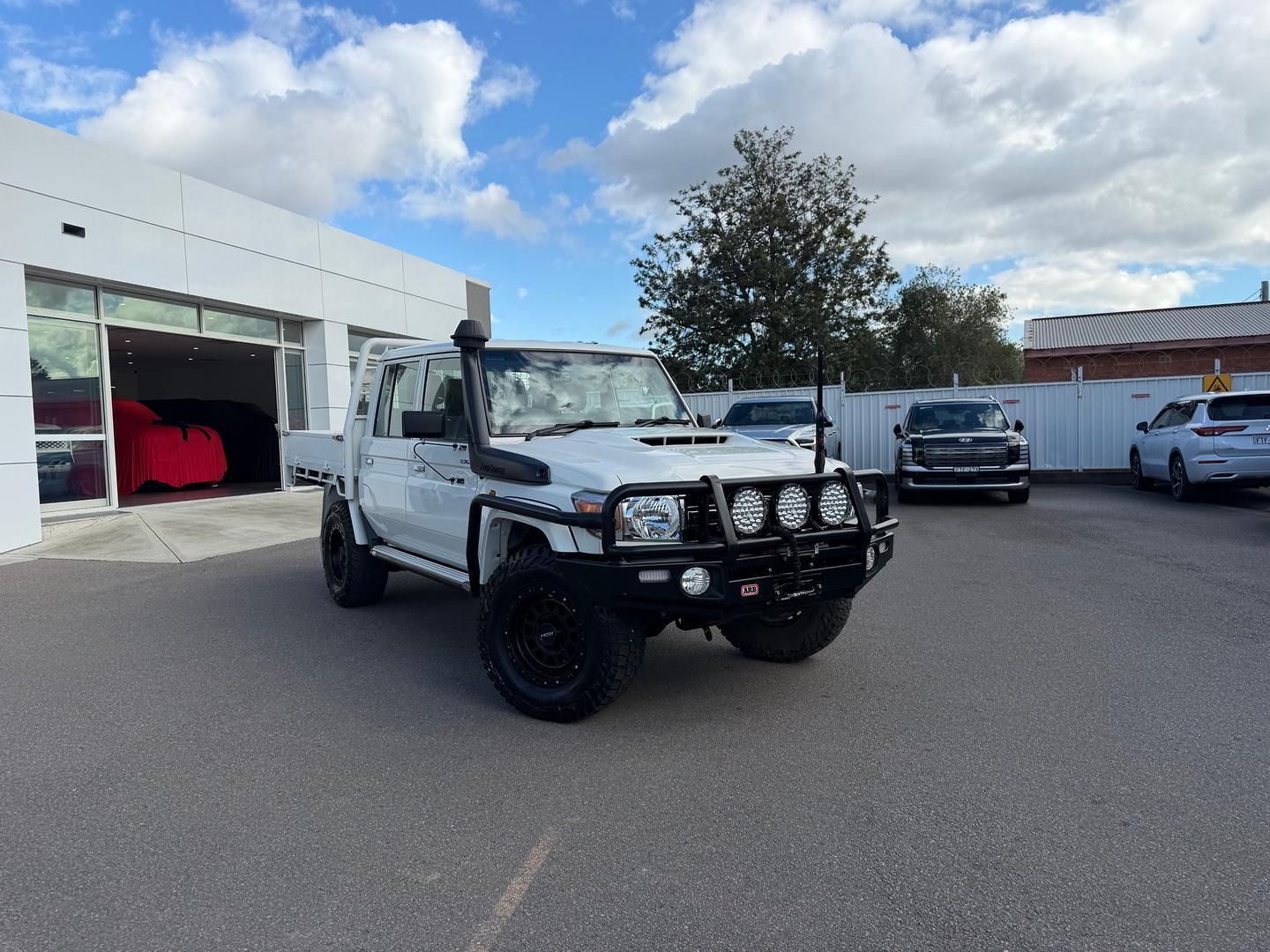 2022 Toyota Landcruiser GXL in White