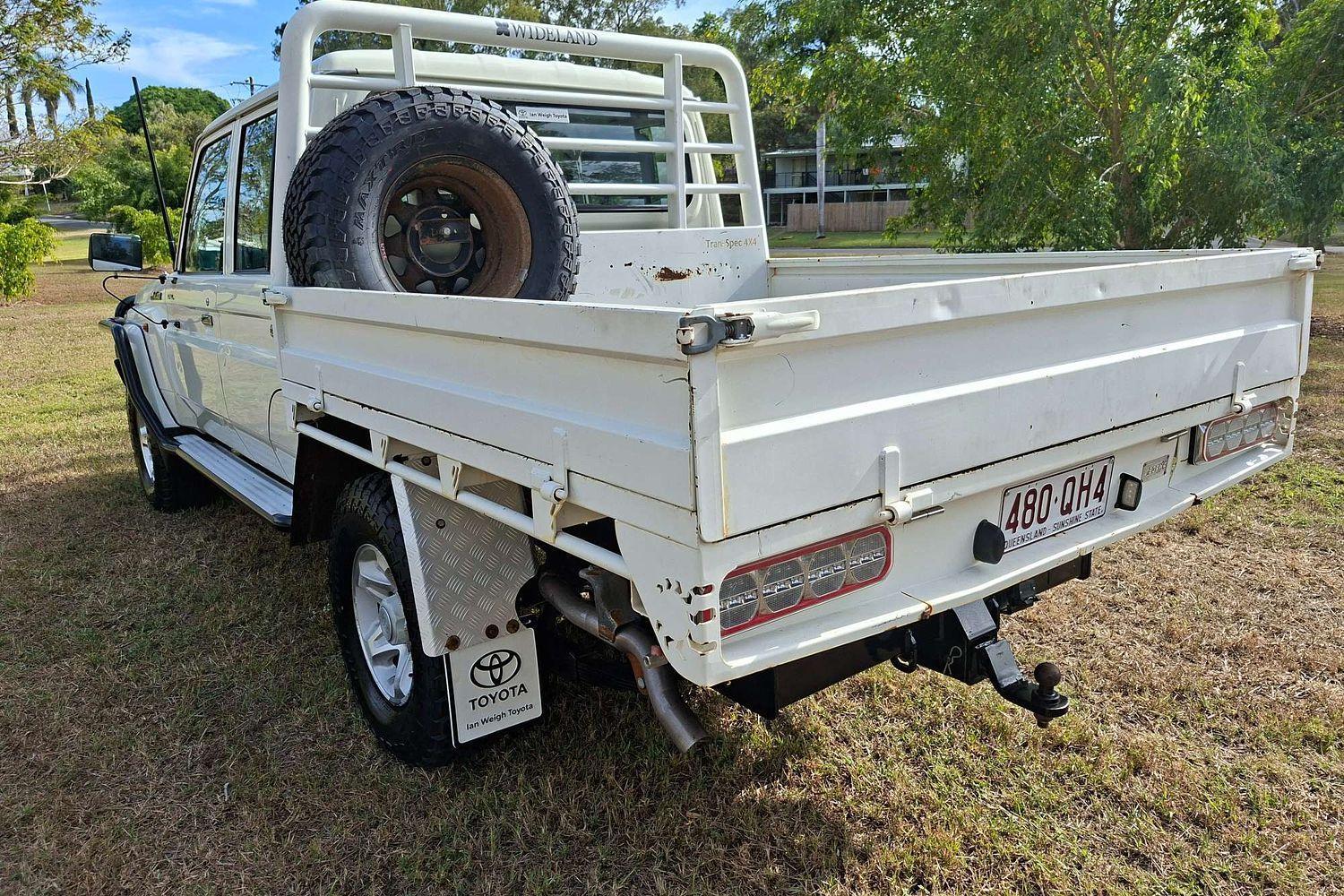 2022 Toyota Landcruiser GXL in White