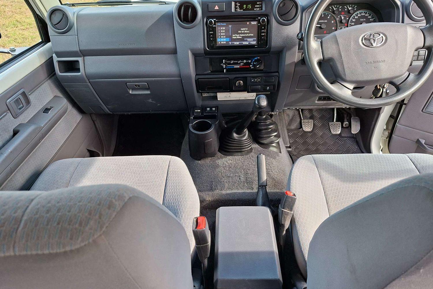 2022 Toyota Landcruiser GXL in White