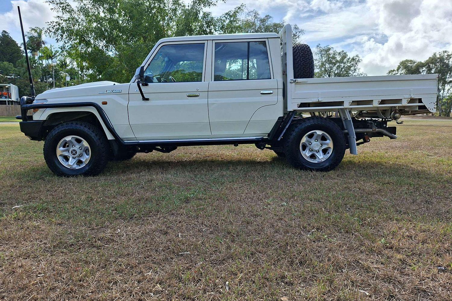 2022 Toyota Landcruiser GXL in White