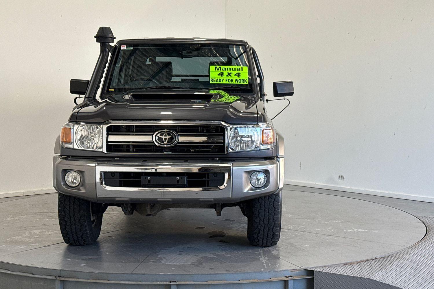 2023 Toyota Landcruiser GXL in Silver