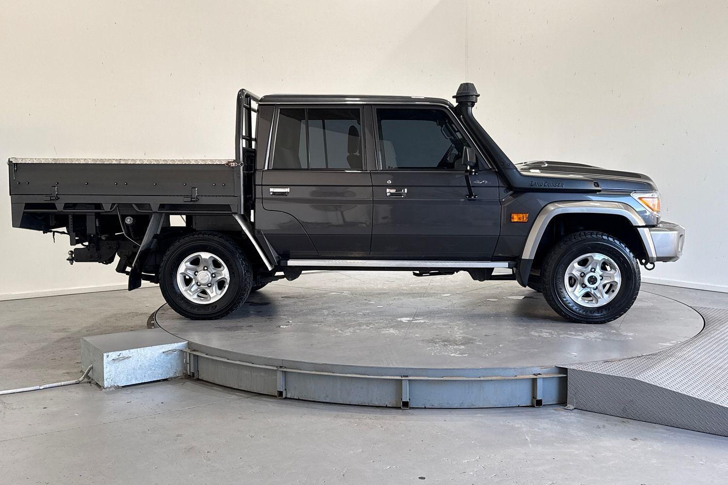 2023 Toyota Landcruiser GXL in Silver