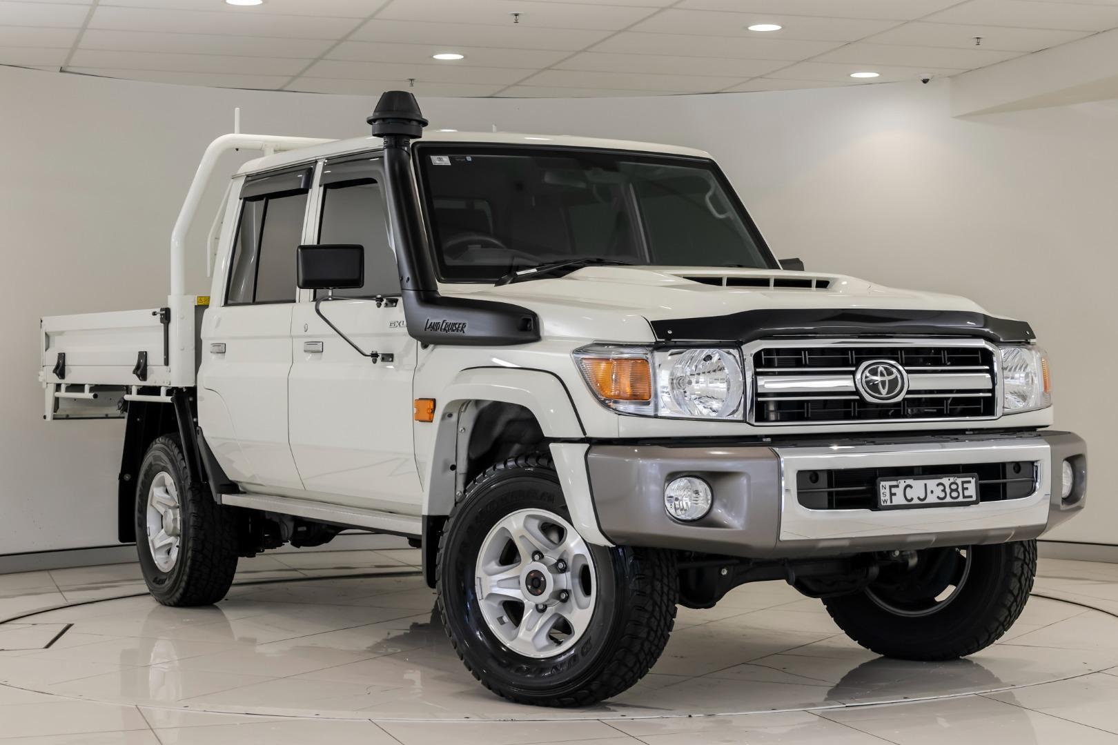 2023 Toyota Landcruiser GXL in White