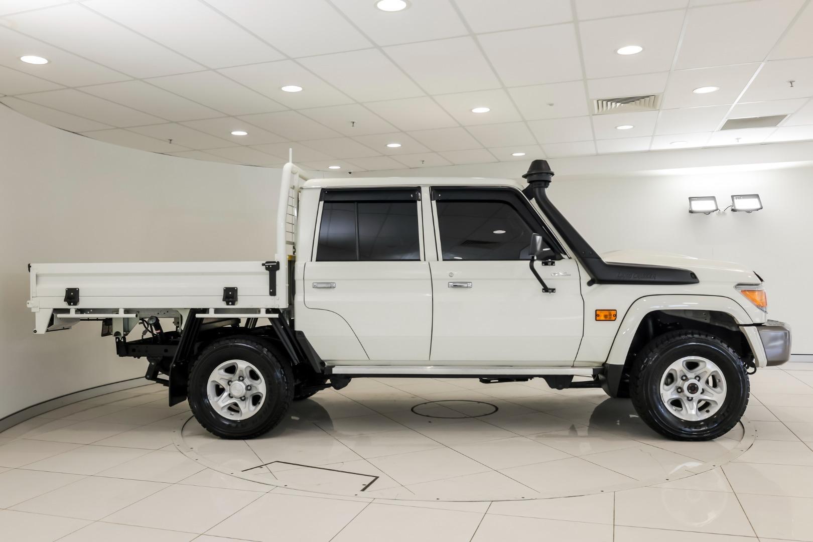 2023 Toyota Landcruiser GXL in White