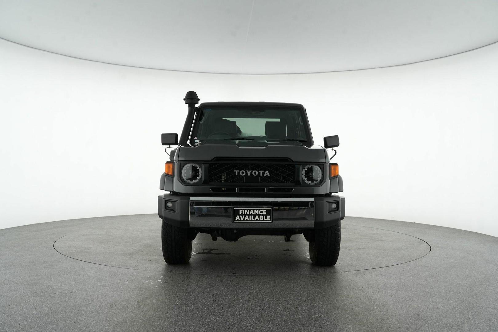 2025 Toyota Landcruiser GXL in Silver