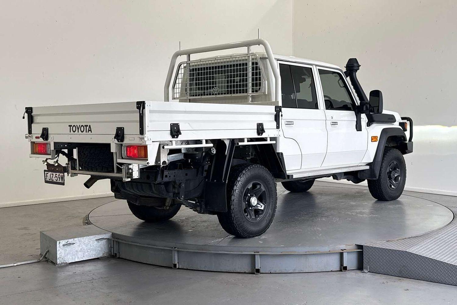 2024 Toyota Landcruiser GXL in White