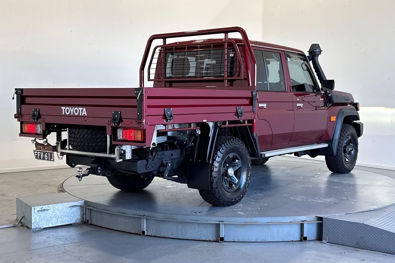 2023 Toyota Landcruiser GXL in Red