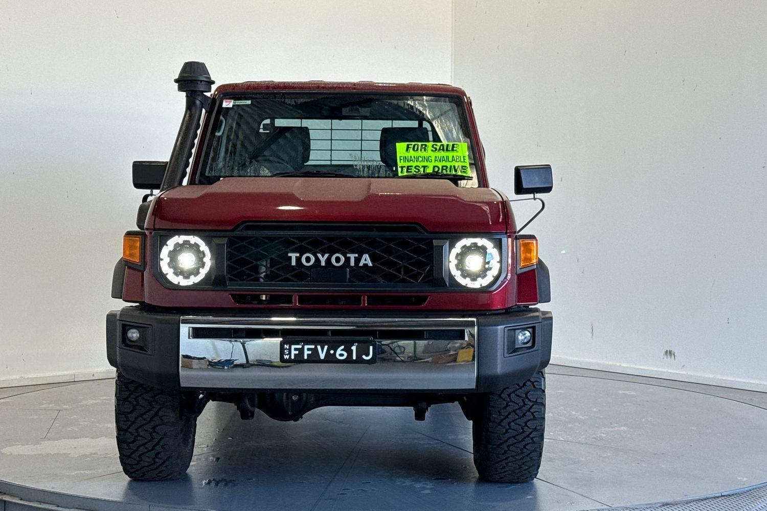 2023 Toyota Landcruiser GXL in Red