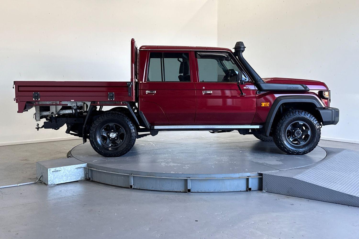2023 Toyota Landcruiser GXL in Red