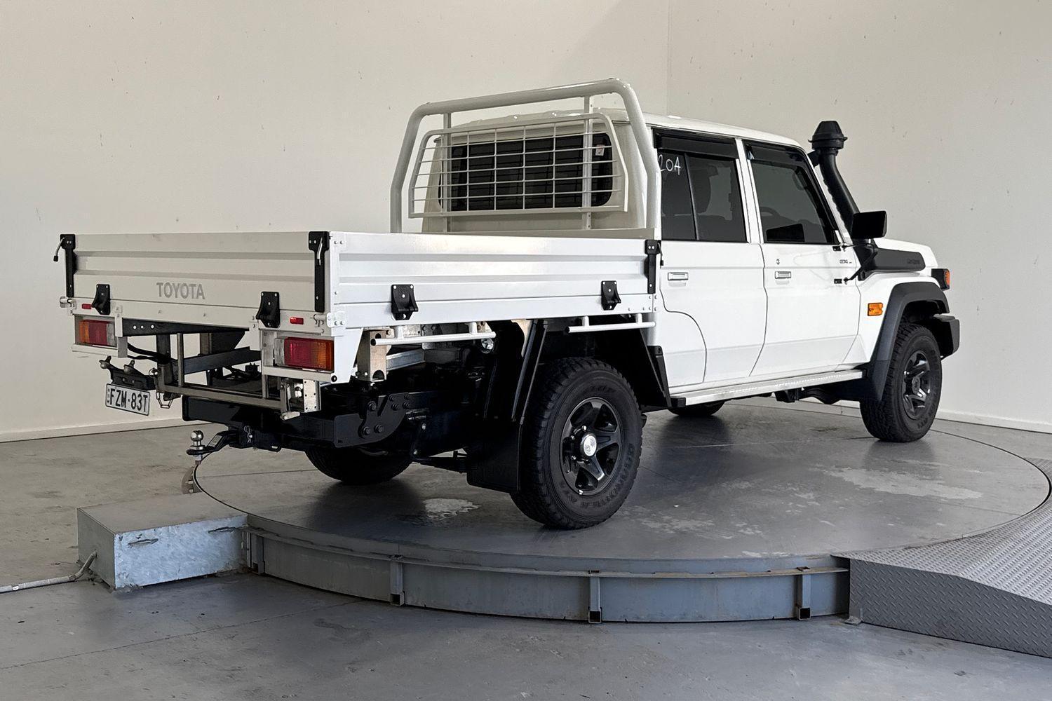 2024 Toyota Landcruiser GXL in White