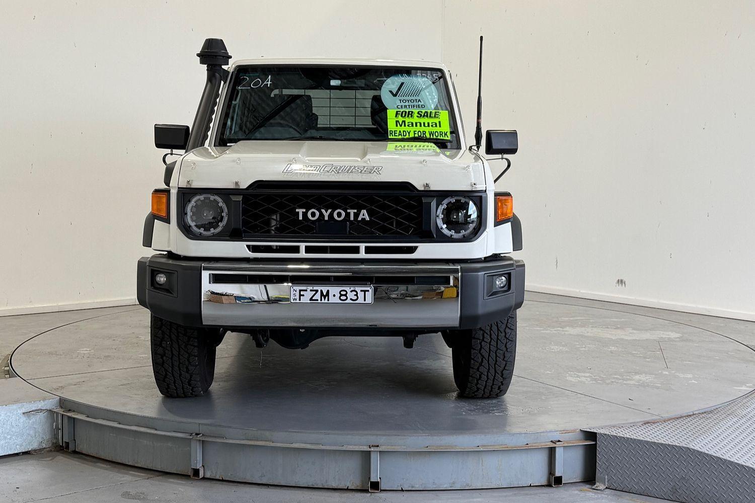 2024 Toyota Landcruiser GXL in White
