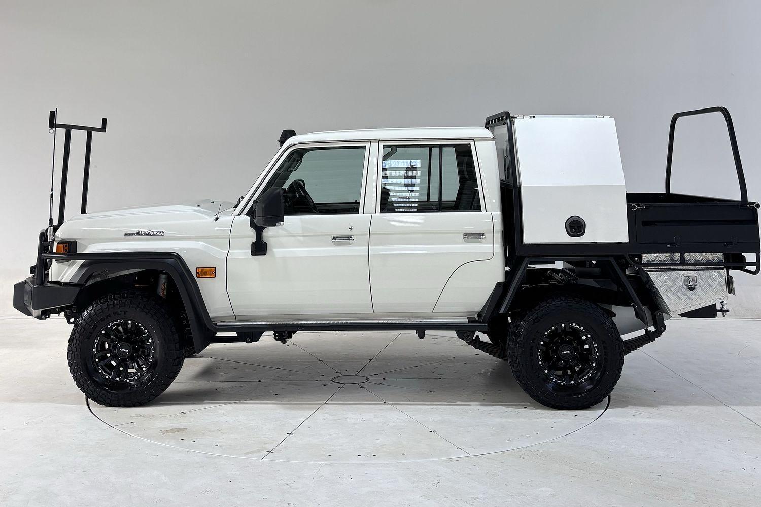 2024 Toyota Landcruiser GXL in White