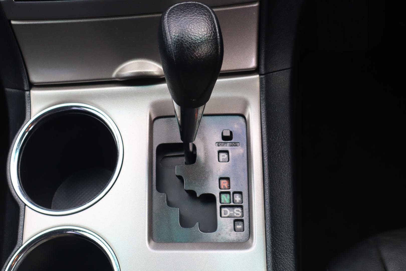 2012 Toyota Kluger 4x2 KX-R 7 Seat in Silver