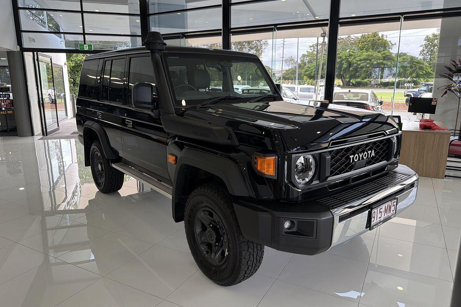 2025 Toyota Landcruiser GXL in Black