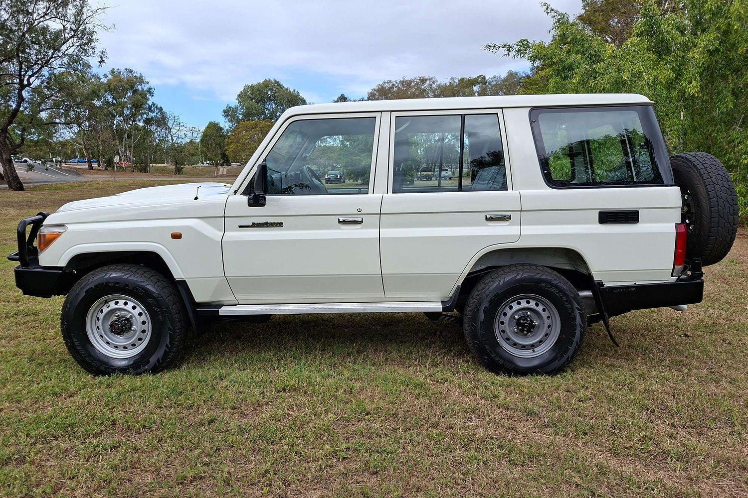 2019 Toyota Landcruiser Workmate in White