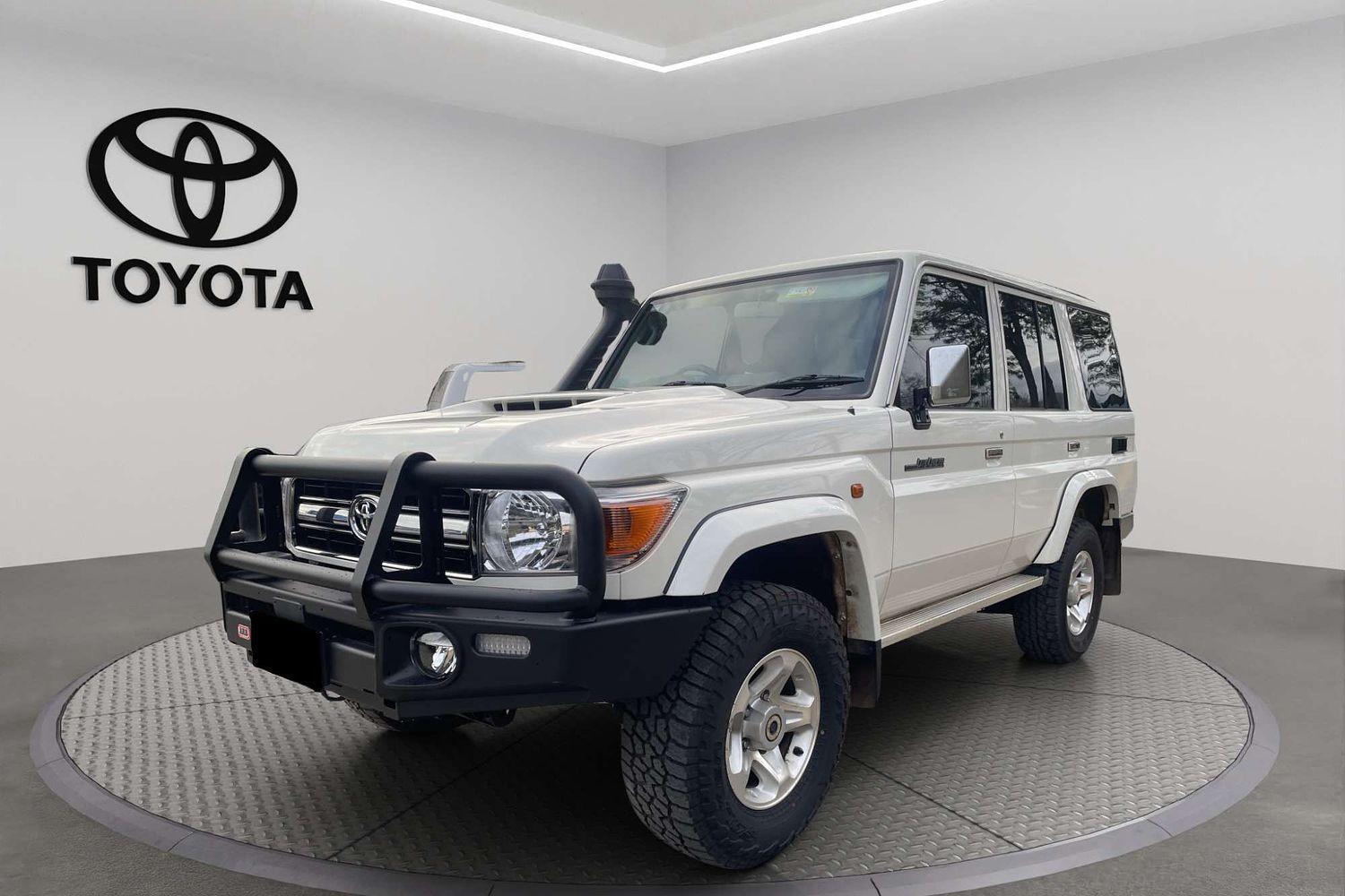 2021 Toyota Landcruiser GXL in White