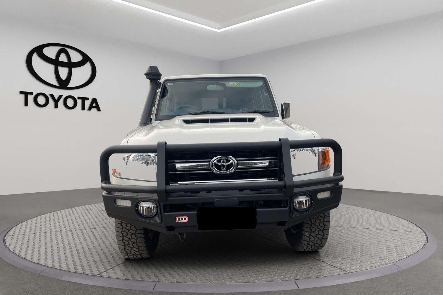 2021 Toyota Landcruiser GXL in White