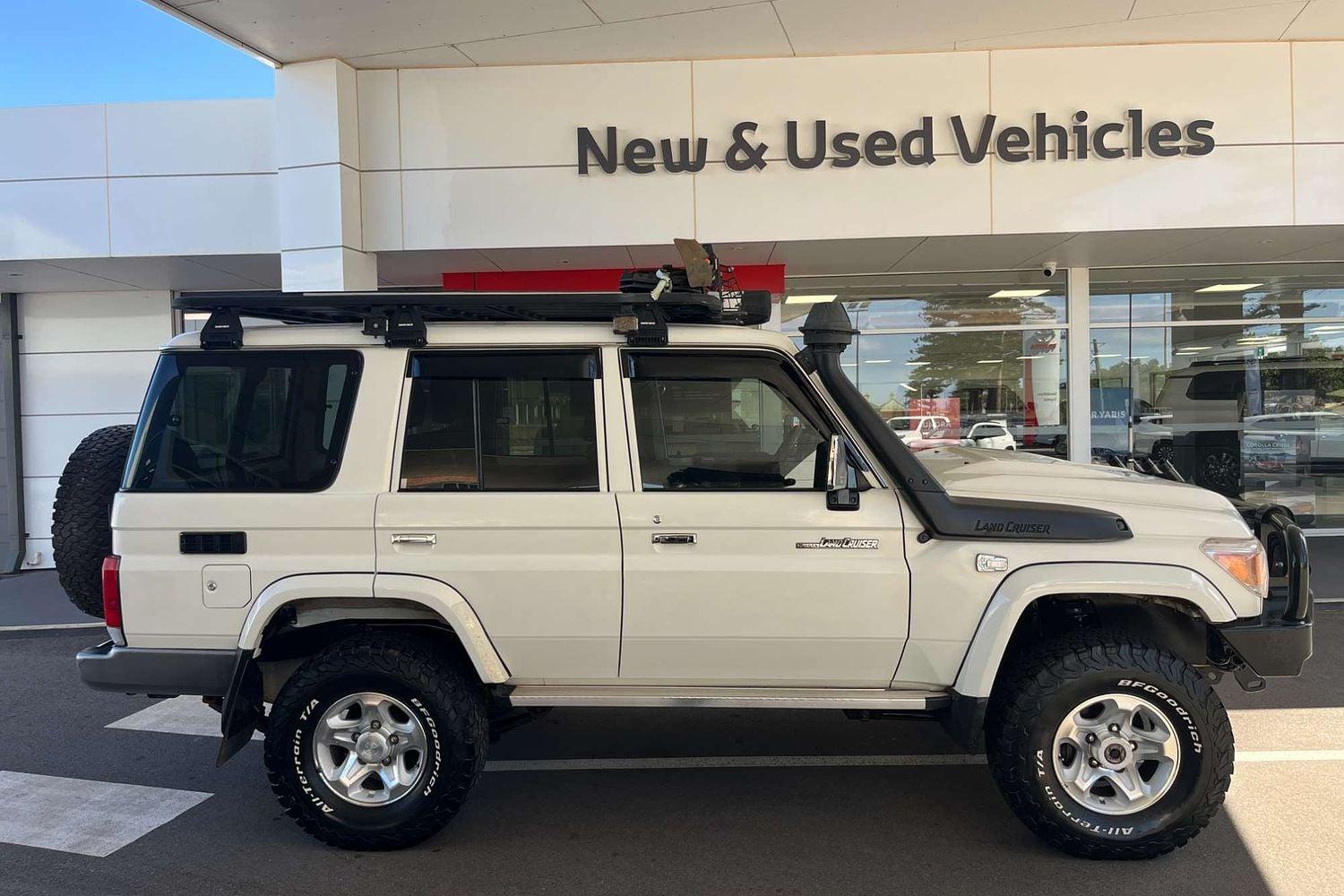 2019 Toyota Landcruiser GXL in White
