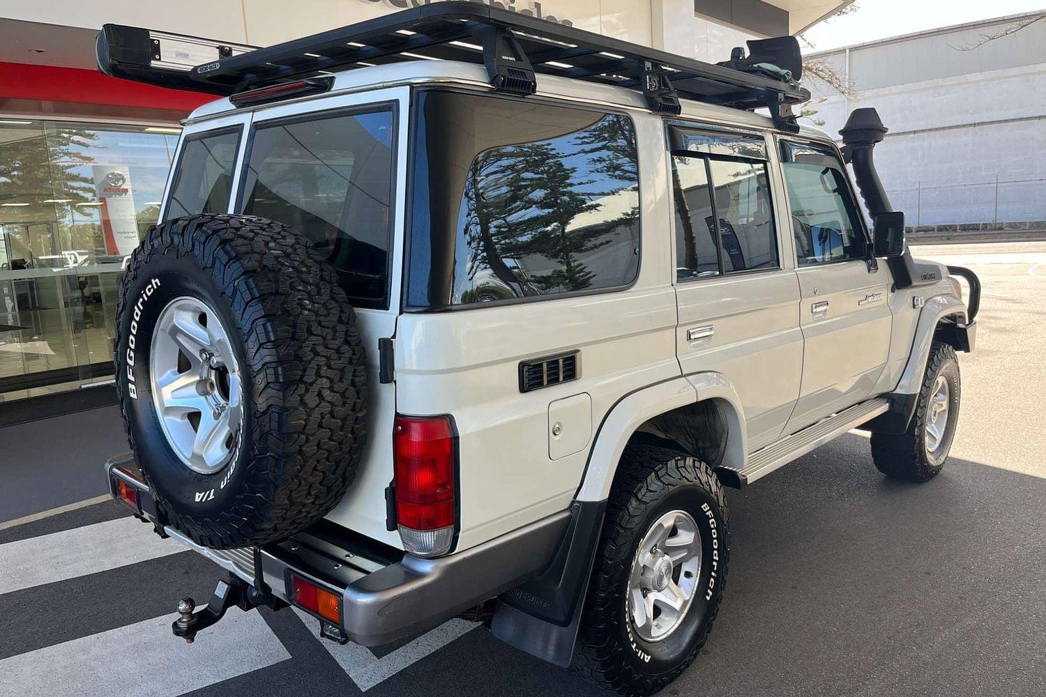 2019 Toyota Landcruiser GXL in White
