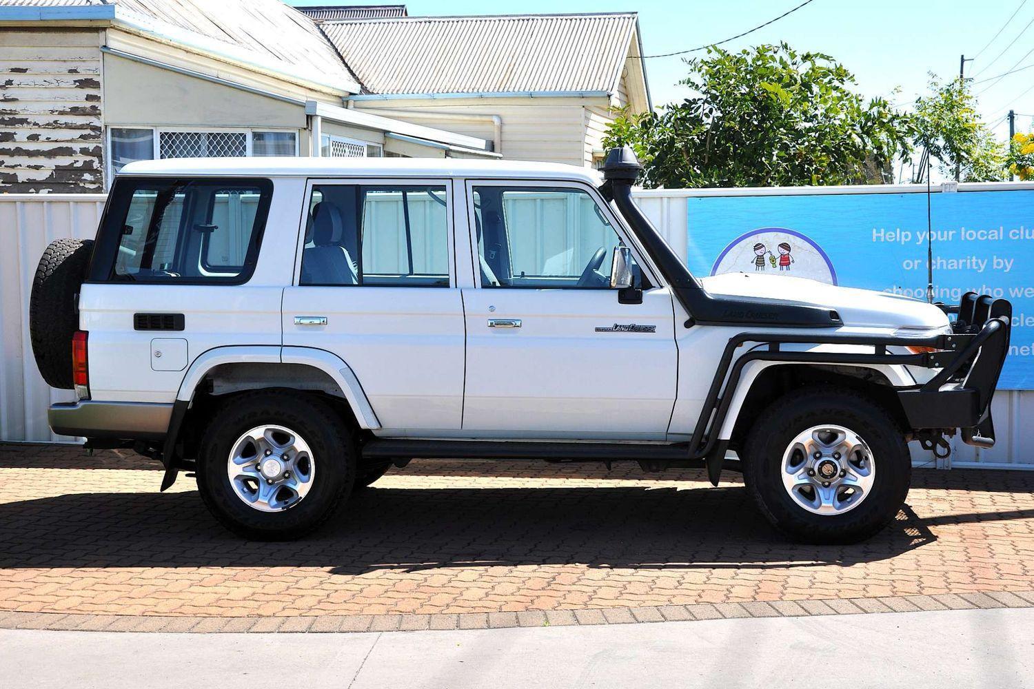 2016 Toyota Landcruiser GXL in White