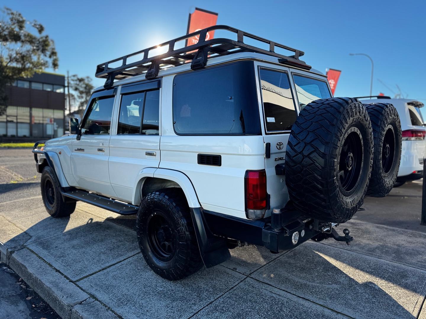 2019 Toyota Landcruiser GXL in White