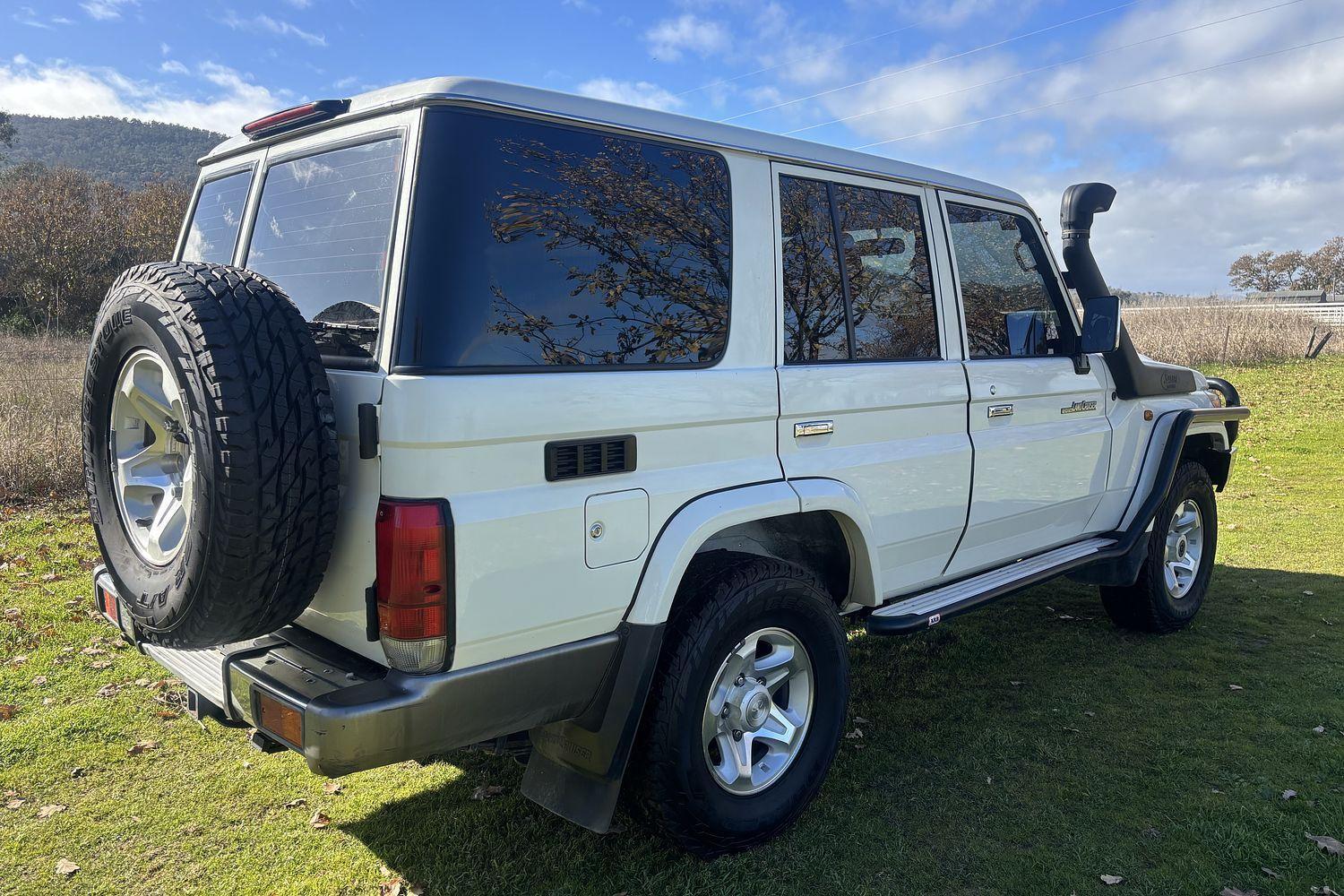 2021 Toyota Landcruiser GXL in White