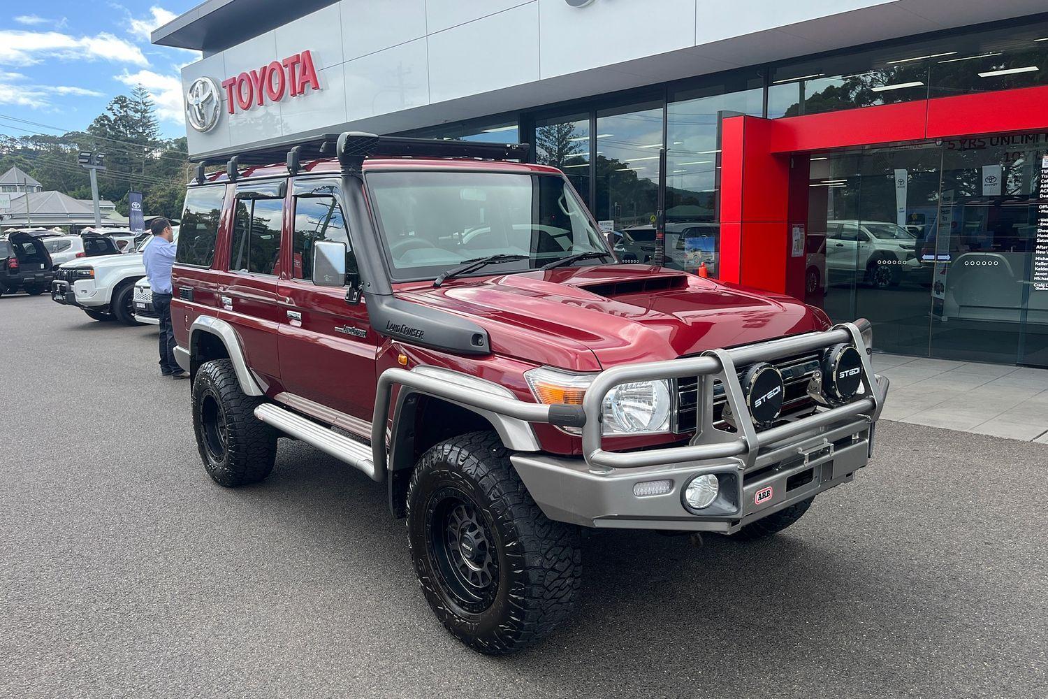 2022 Toyota Landcruiser GXL in Red