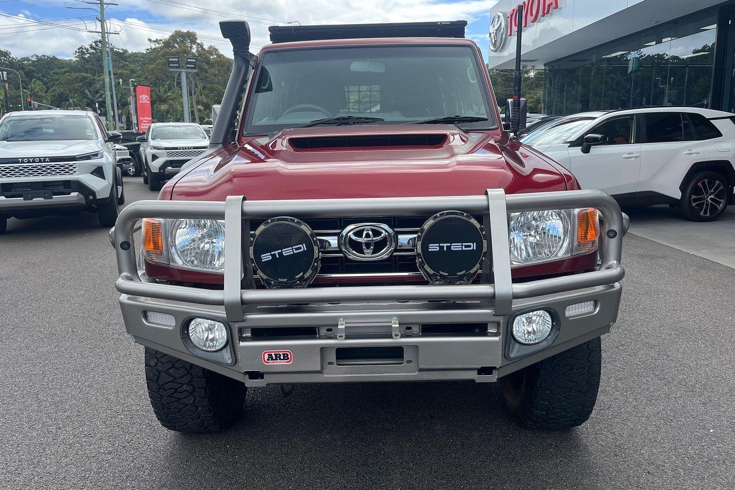 2022 Toyota Landcruiser GXL in Red