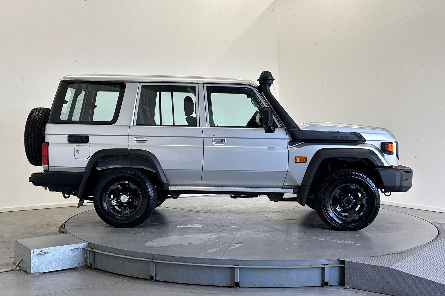 2024 Toyota Landcruiser GXL in Silver