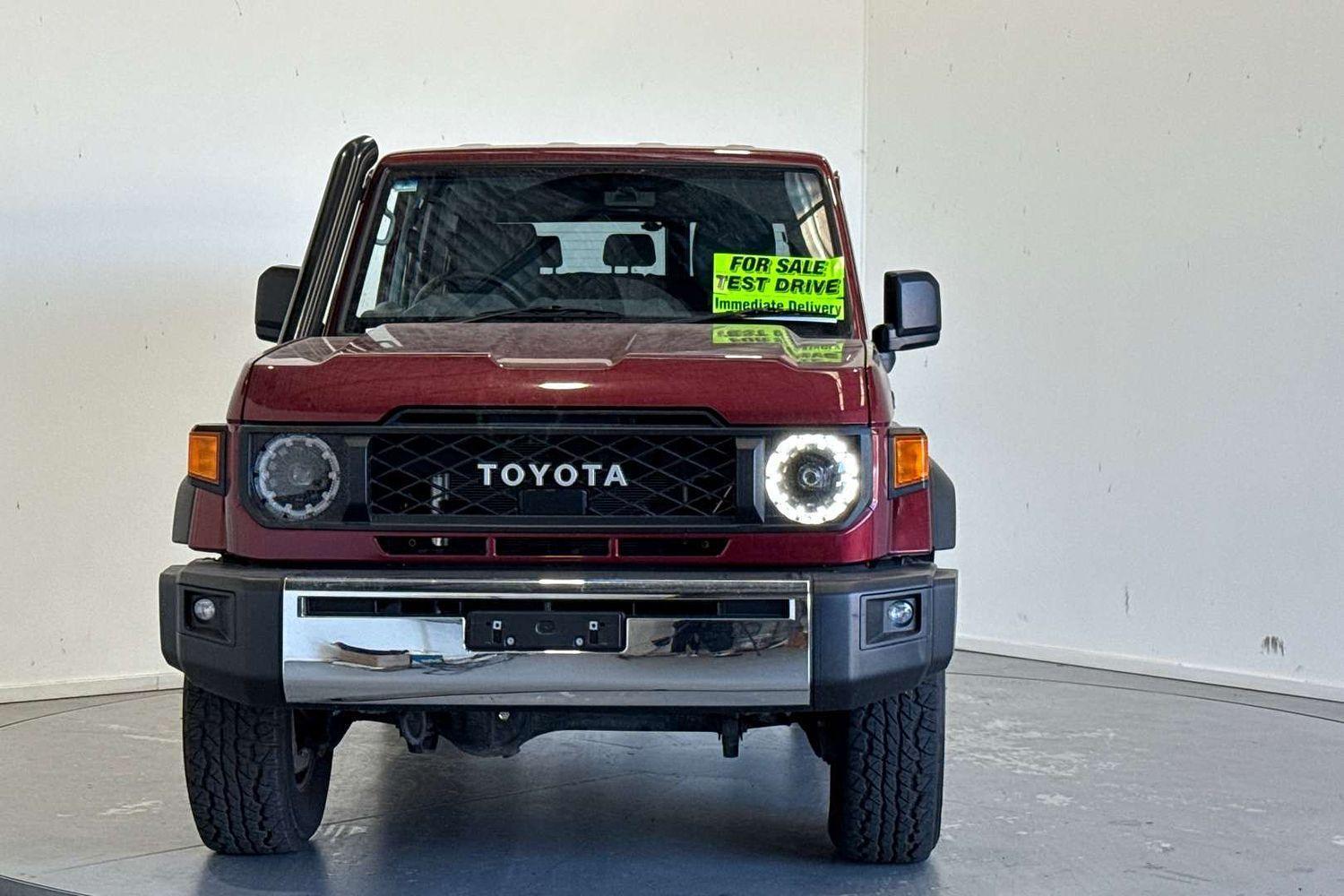 2024 Toyota Landcruiser GXL in Red