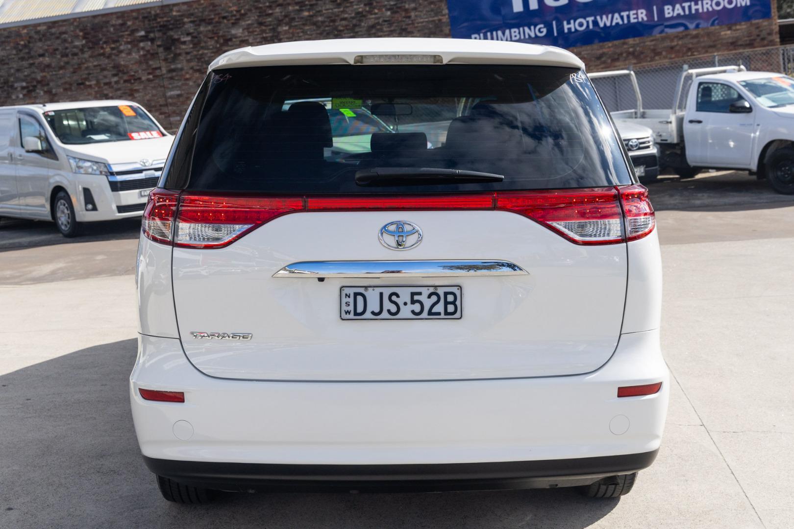 2016 Toyota Tarago GLI in White