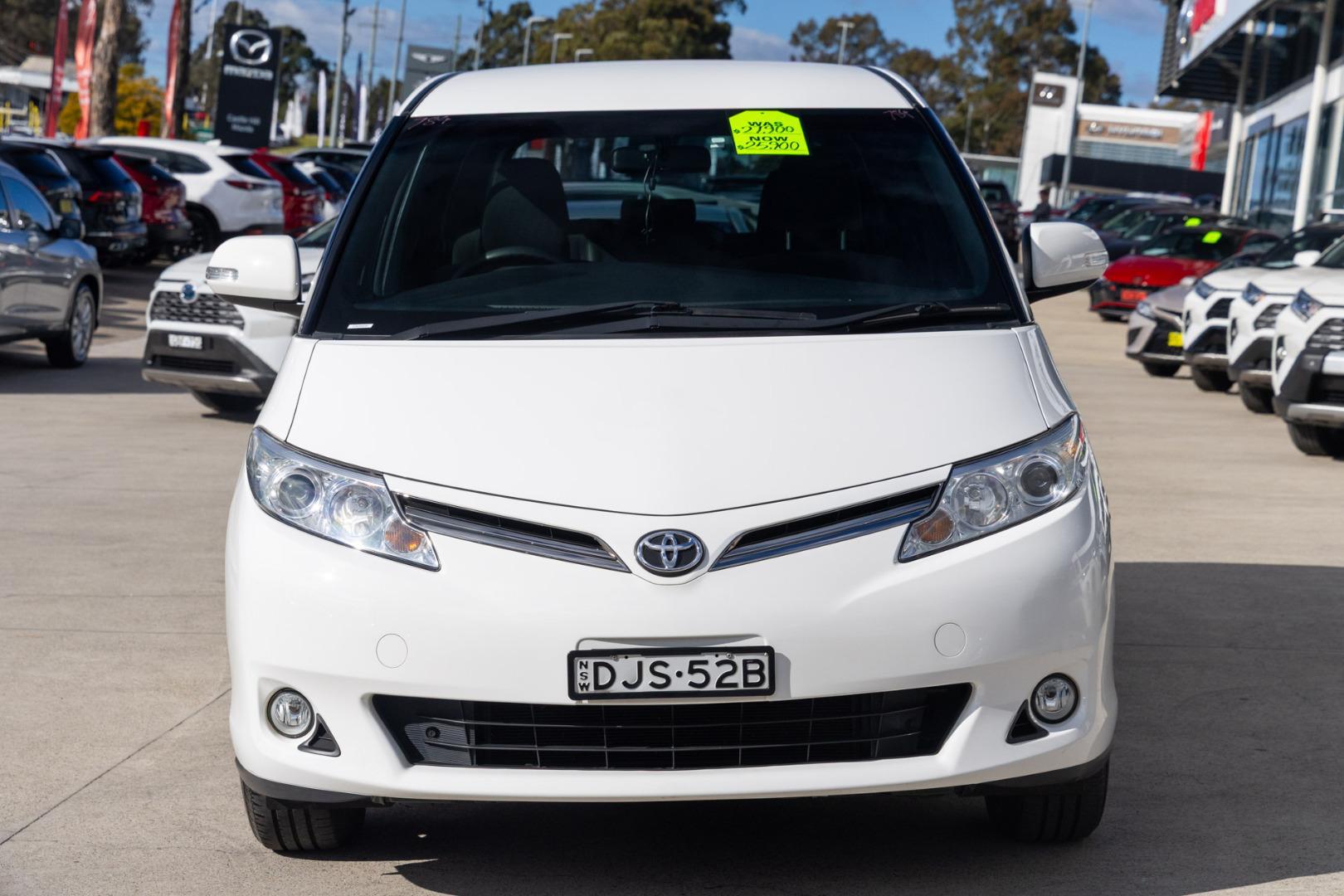 2016 Toyota Tarago GLI in White