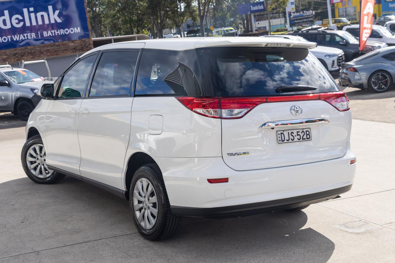 2016 Toyota Tarago GLI in White