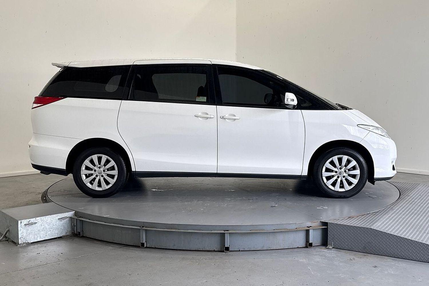 2016 Toyota Tarago GLi in White