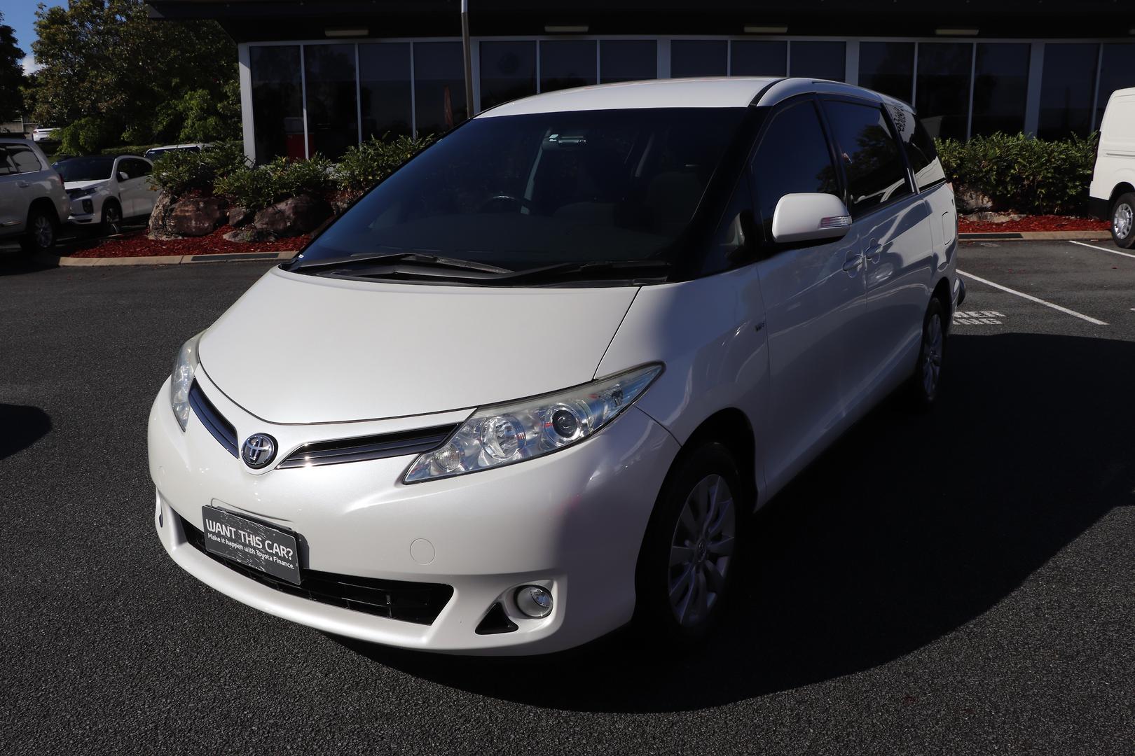 2016 Toyota Tarago GLI in White