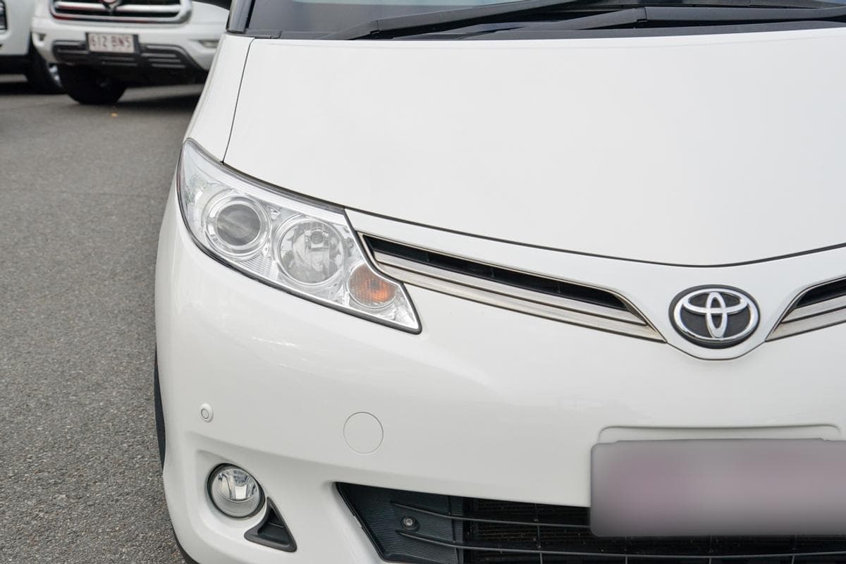 2014 Toyota Tarago GLX in White