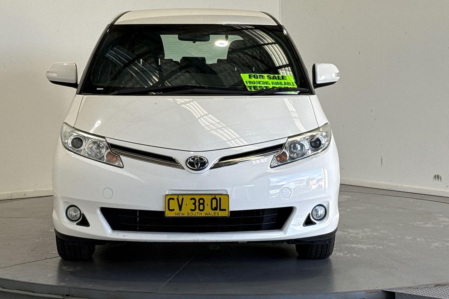 2019 Toyota Tarago GLI in White